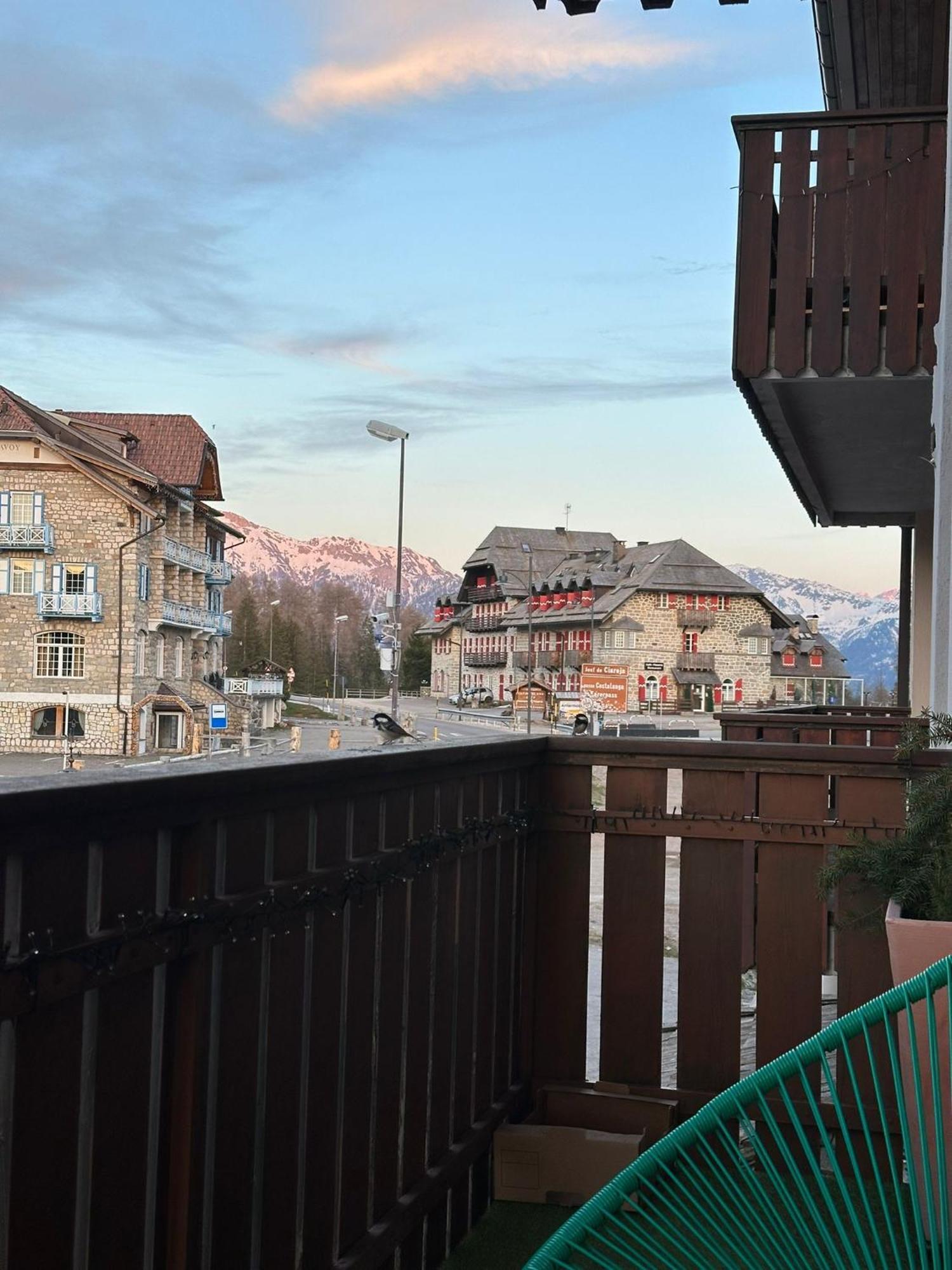 Costalungahouse Trekkingbikeski Selfcheck-In Apartment Carezza al Lago Exterior photo